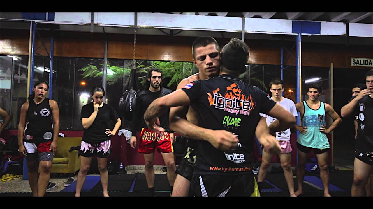 Seminario de Muaythai en la Escuela F-14 por Mauricio Calvo