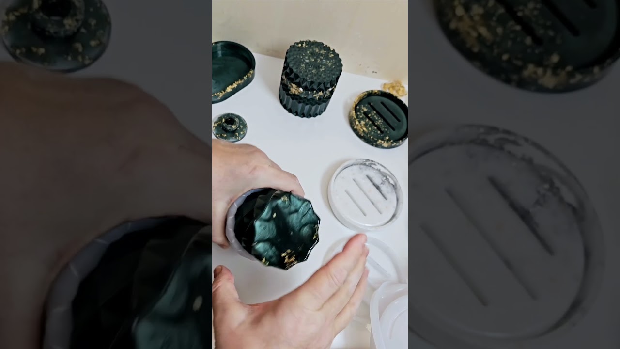 Neue Badserie in der Farbe Rich Teal mit Gold.