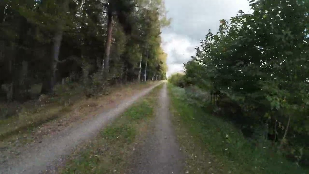 Tidaholm järnväg - med cykel på banvallen mellan Suntakstan - och Tidaholm