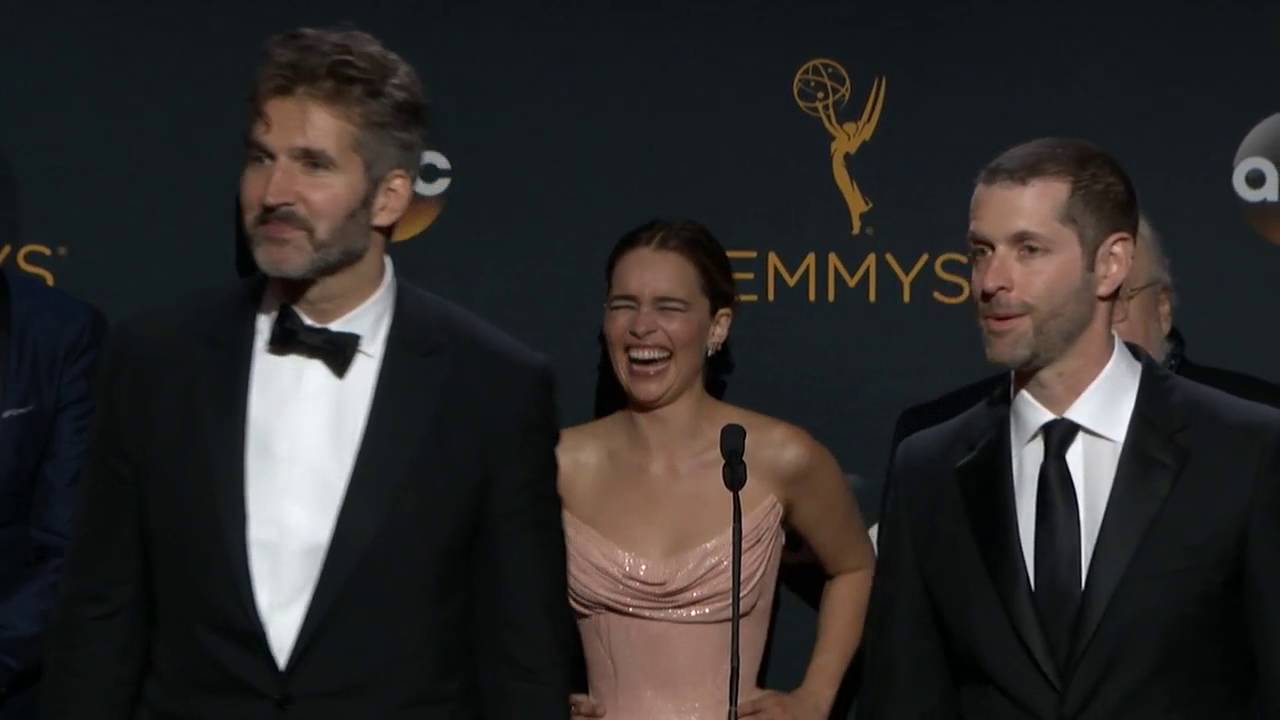 Игра престолов: полное интервью за кулисами церемонии «Эмми-2016»