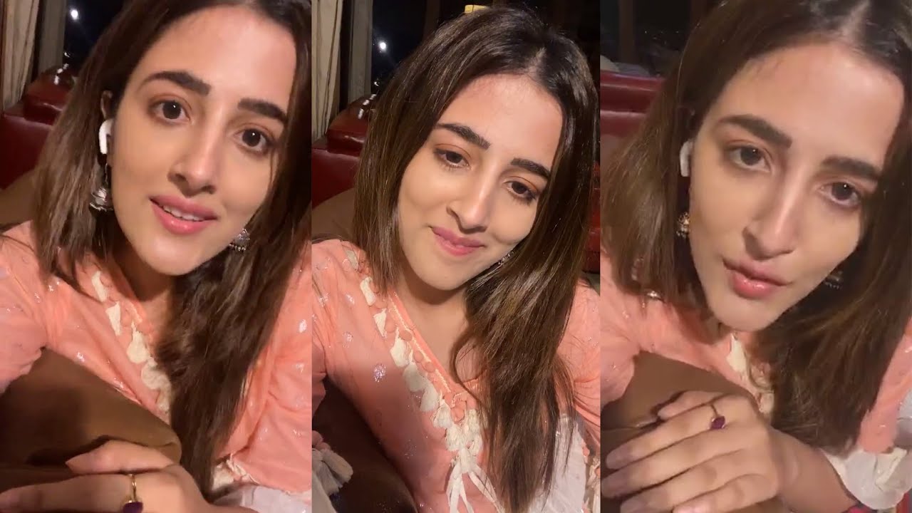 Nupur Sanon Instagram Live