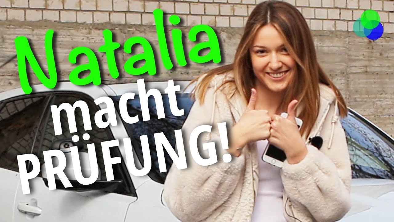 Natalia macht Prüfung - Fahrschule Punkt
