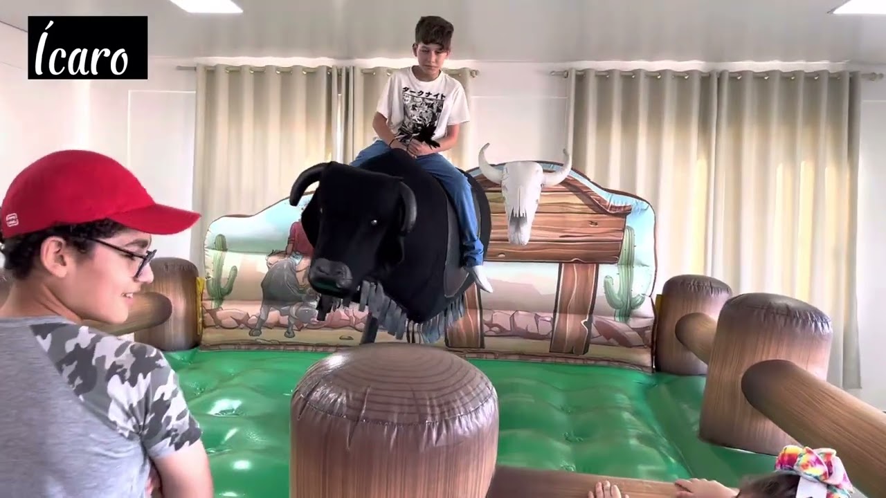 Montando e domando o Touro Mecânico. - SEGURA PEÃO!!!!