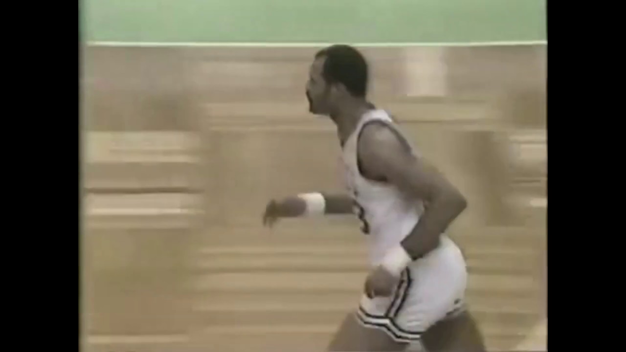 Artis Gilmore vs Suns 1988 RS