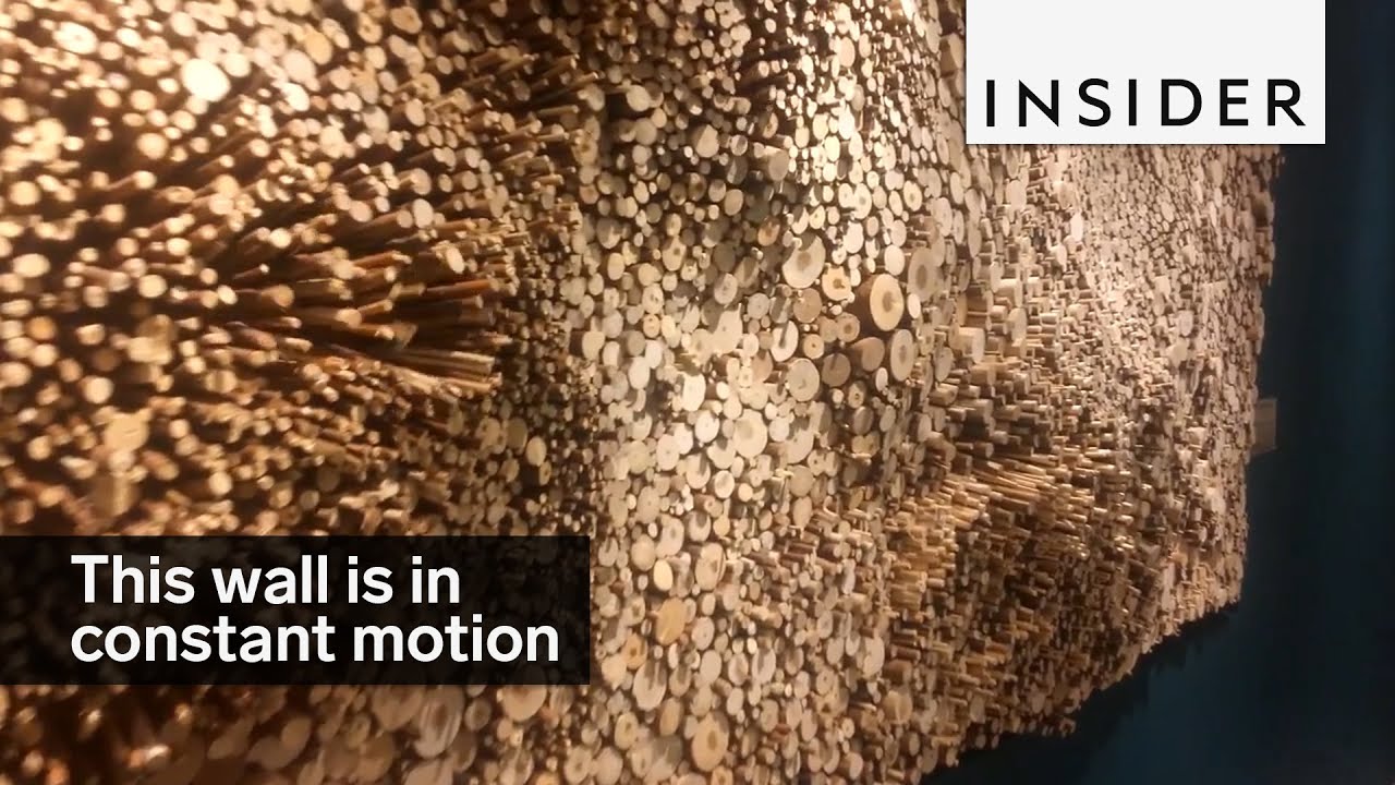 Moving wall sculpture