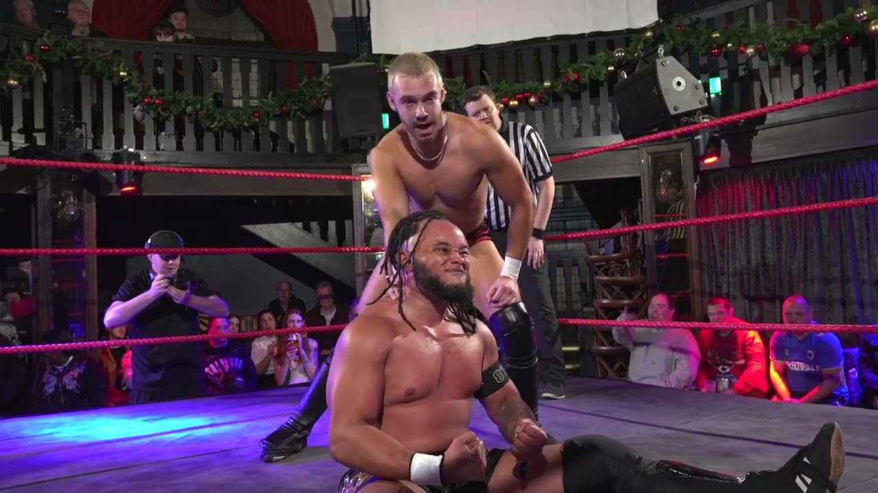 Alexander Roth vs Connor Mills | EWE