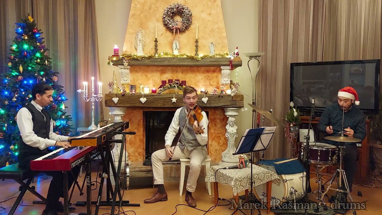 Jingle Bell Rock - “Django“  gypsy jazz trio