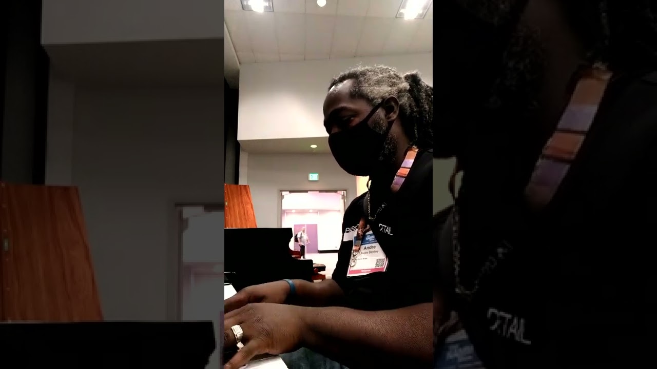 Andre Bentley on piano @namm show 2022
