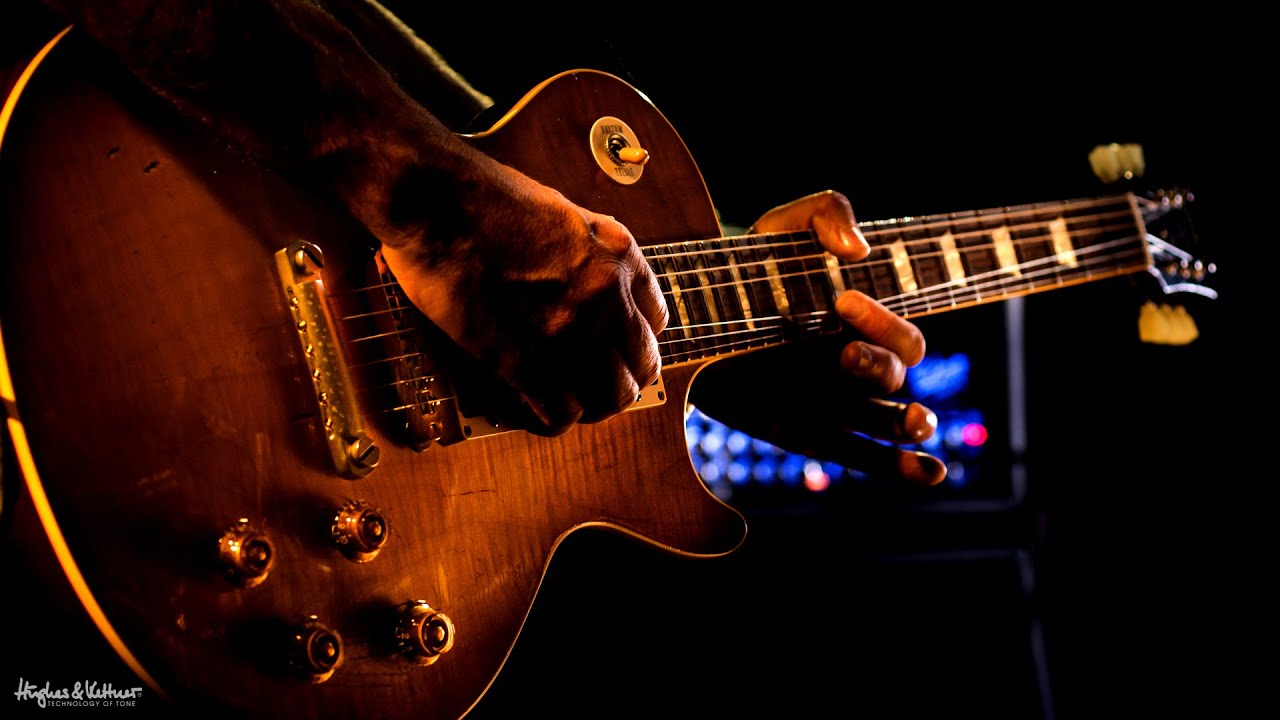 The Ultimate 6 Channel Tubeamplifier ...The Hughes & Kettner TriAmp Mark 3 played by Gundy Keller