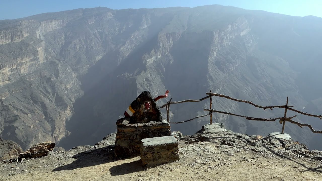 Jebel Shams Oman: trekking to the hidden pool (November 2025)