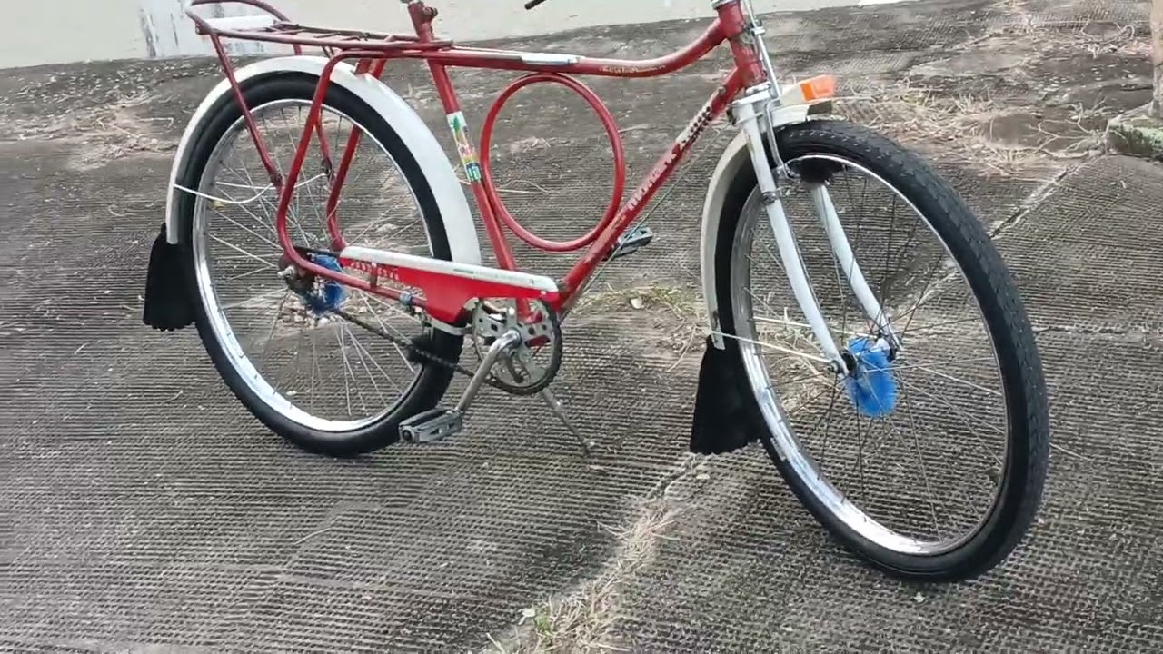 Mais um vídeo de minha bicicleta Monark aro 26 ano 1974 minha relíquia top 🙏