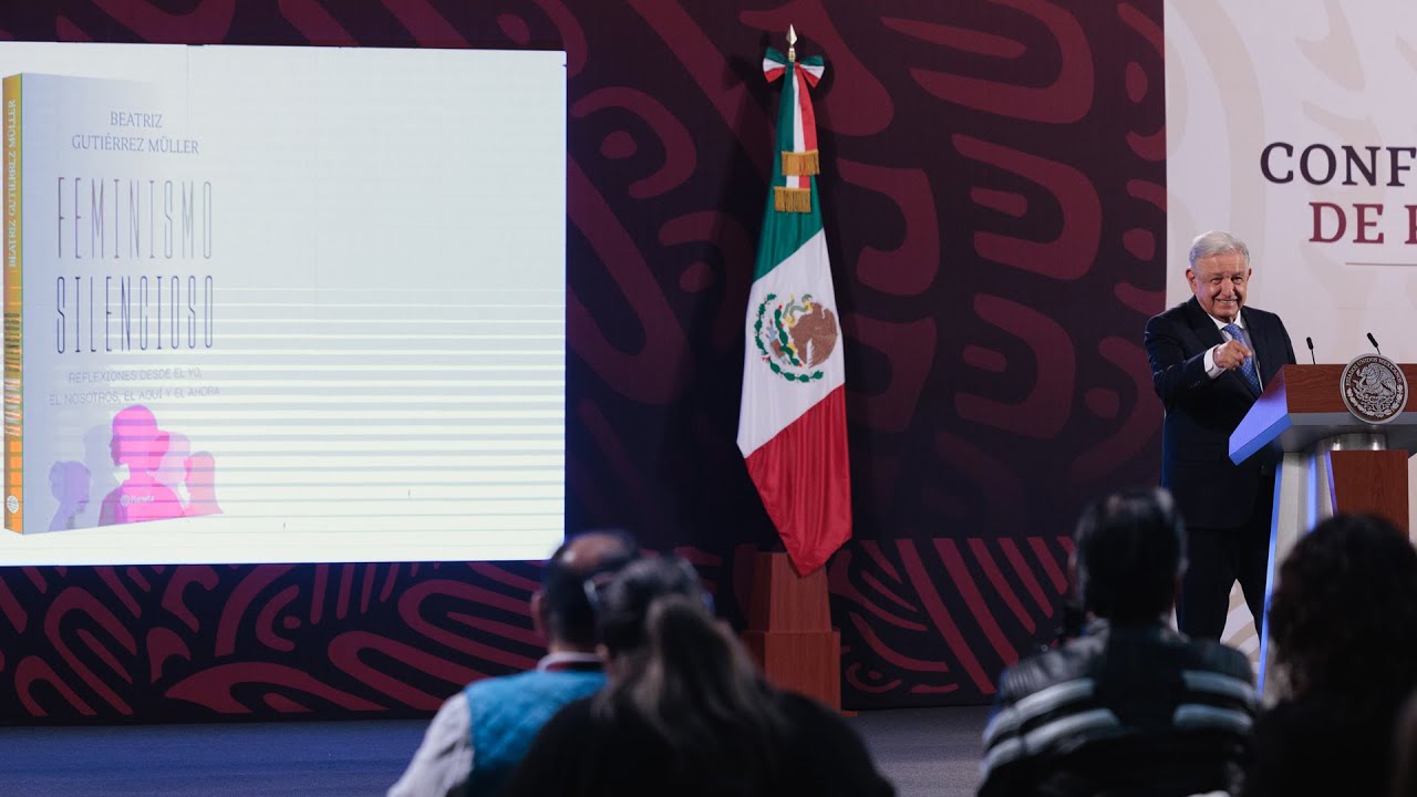 Marina limpia sargazo, draga ríos y construye embarcaciones. Conferencia presidente AMLO