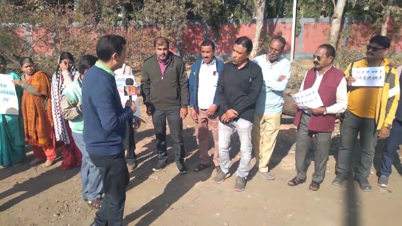 Protest against cutting of trees by men and woman alike in Bhopal in December 2025