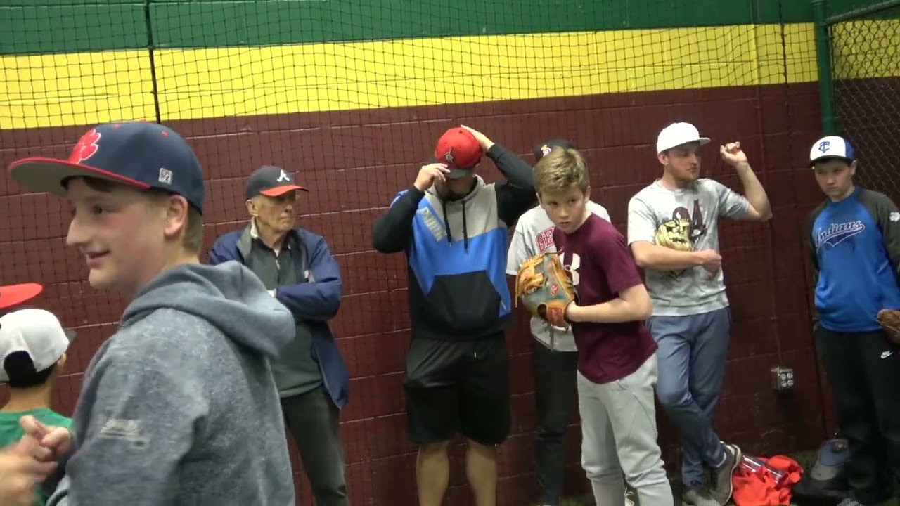 Throwing knuckleballs with Phil Niekro