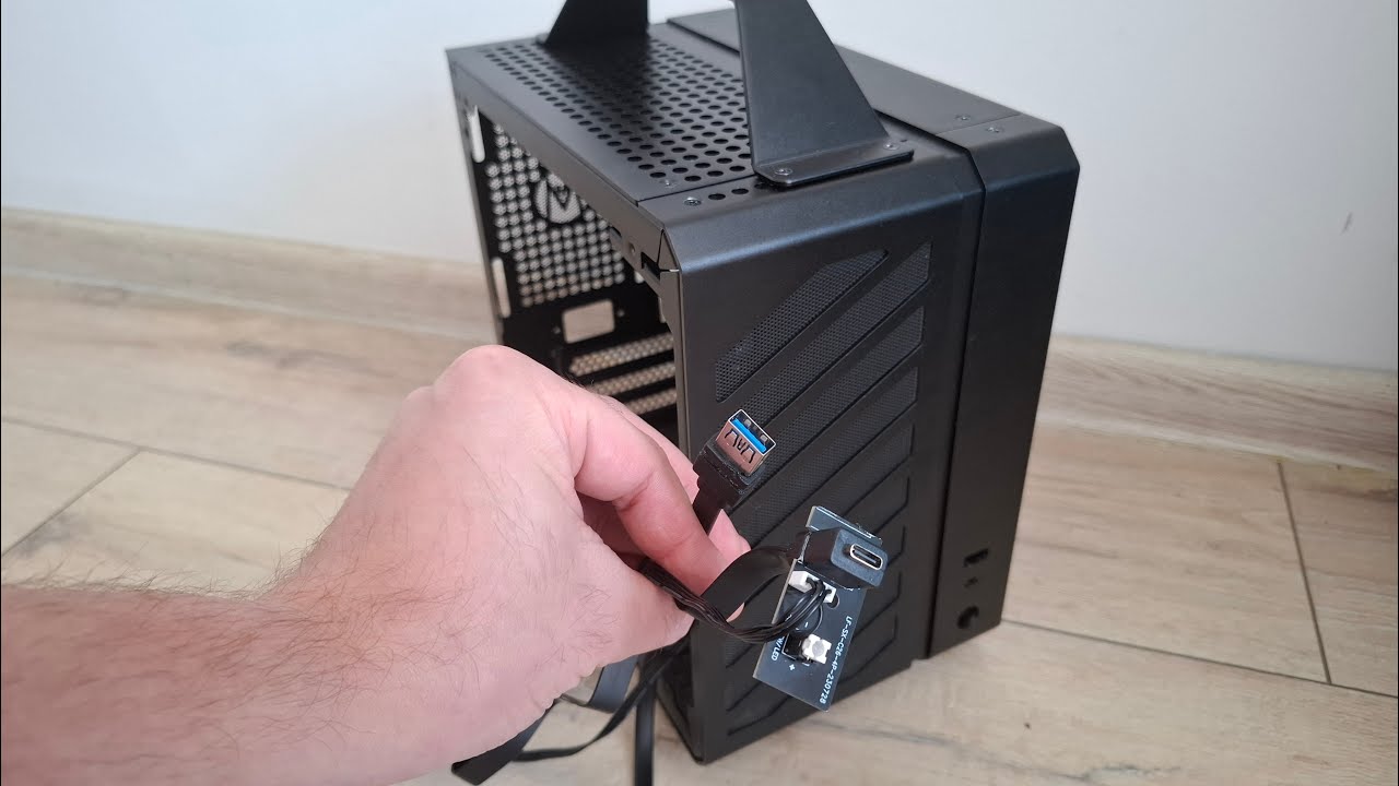 Mechanical Master C24 - Nice case, thin PCB