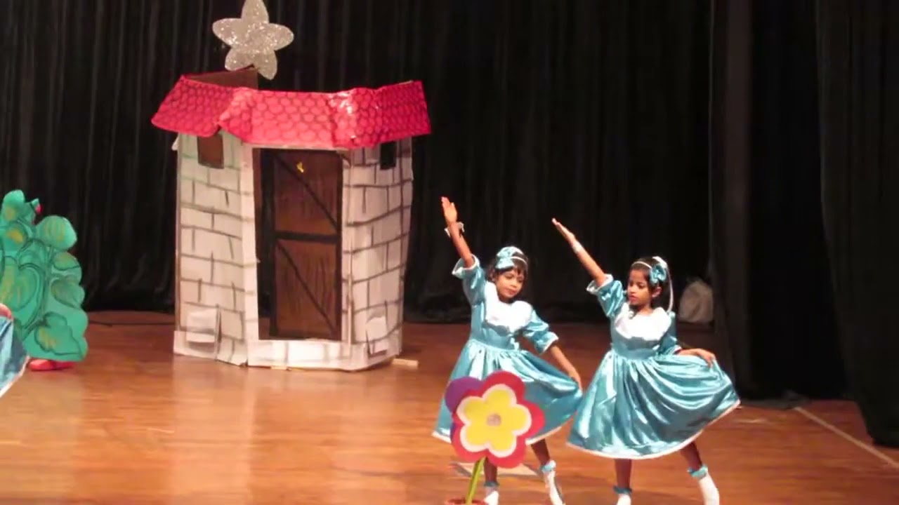 Alice in Wonderland Drama - Vibha and friends