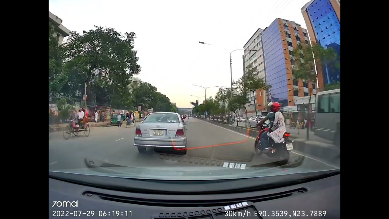 Driving through Mirpur Road