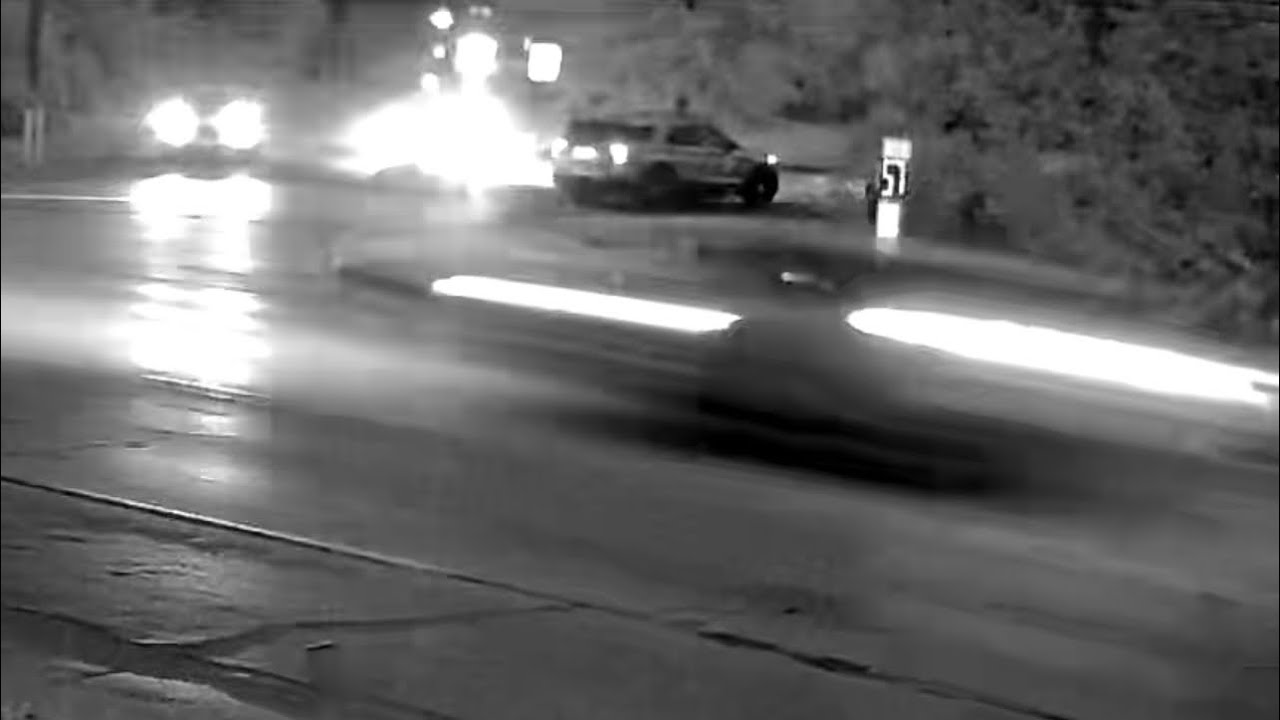 Public Safety Hazard:Traffic Goes 57mph w 2 Crashed Cars Pulled Over & Cars Are Turning Left