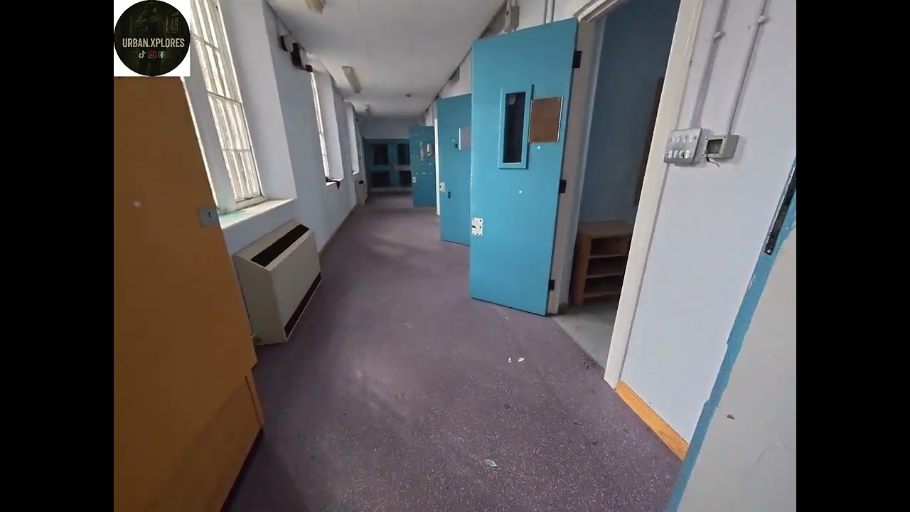 Broadmoor Hospital Part 3 | Exploring the Creepy Cells with @Tress_Pass_South 🏚️😱