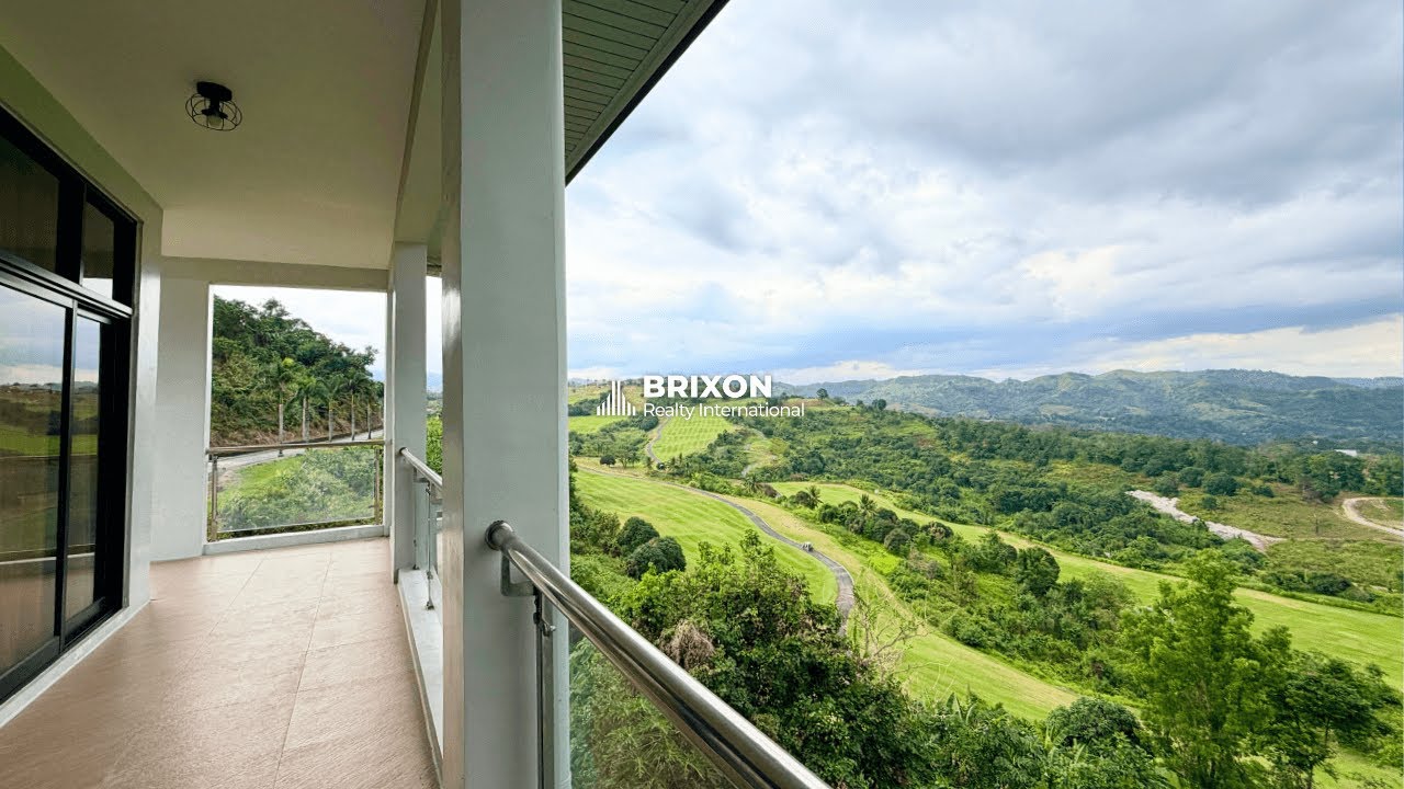 Luxury 4-Bedroom Villa in Clark For Sale with Panoramic Views near Golf Course Sun Valley D'heights