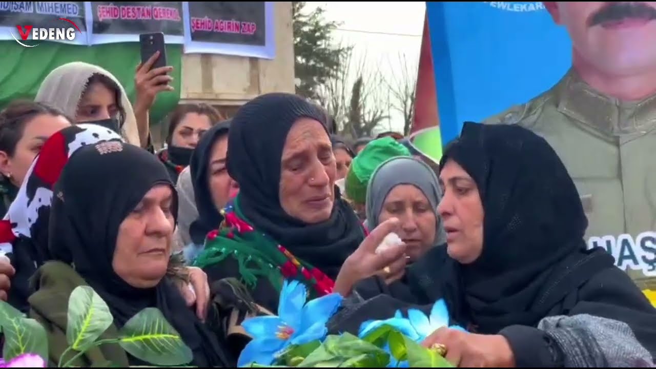 لحظات مؤلمة 💔 أثناء تشييع شهداء مقاومة #روجآفا في مزار الشهيد خبات بمدينة #ديريك #vedeng2026
