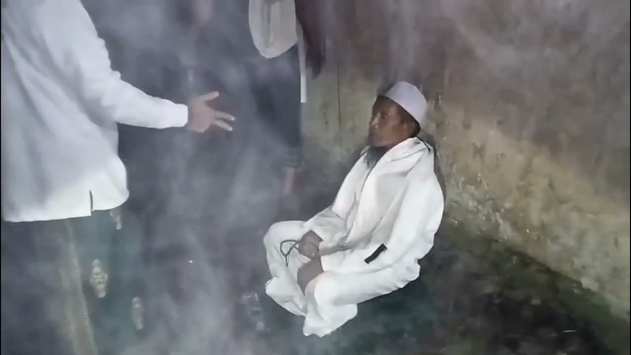 Uji nyali di Makam Juang Mandor