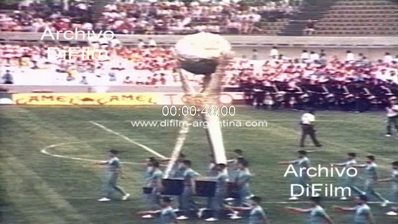Inauguracion del mundialito Copa de Oro en el estadio Centenario 1980
