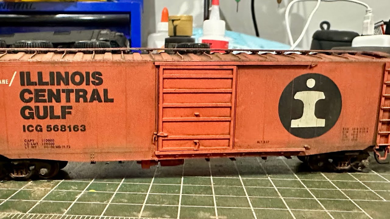 Weathering a Illinois Central Boxcar live!