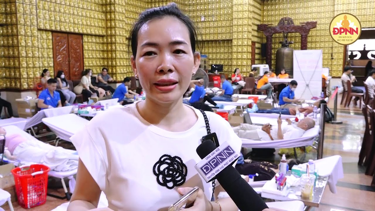 TRÊN 200 PHẬT TỬ VÀ NGƯỜI TRẺ THAM GIA HIẾN MÁU TẠI CHÙA GIÁC NGỘ