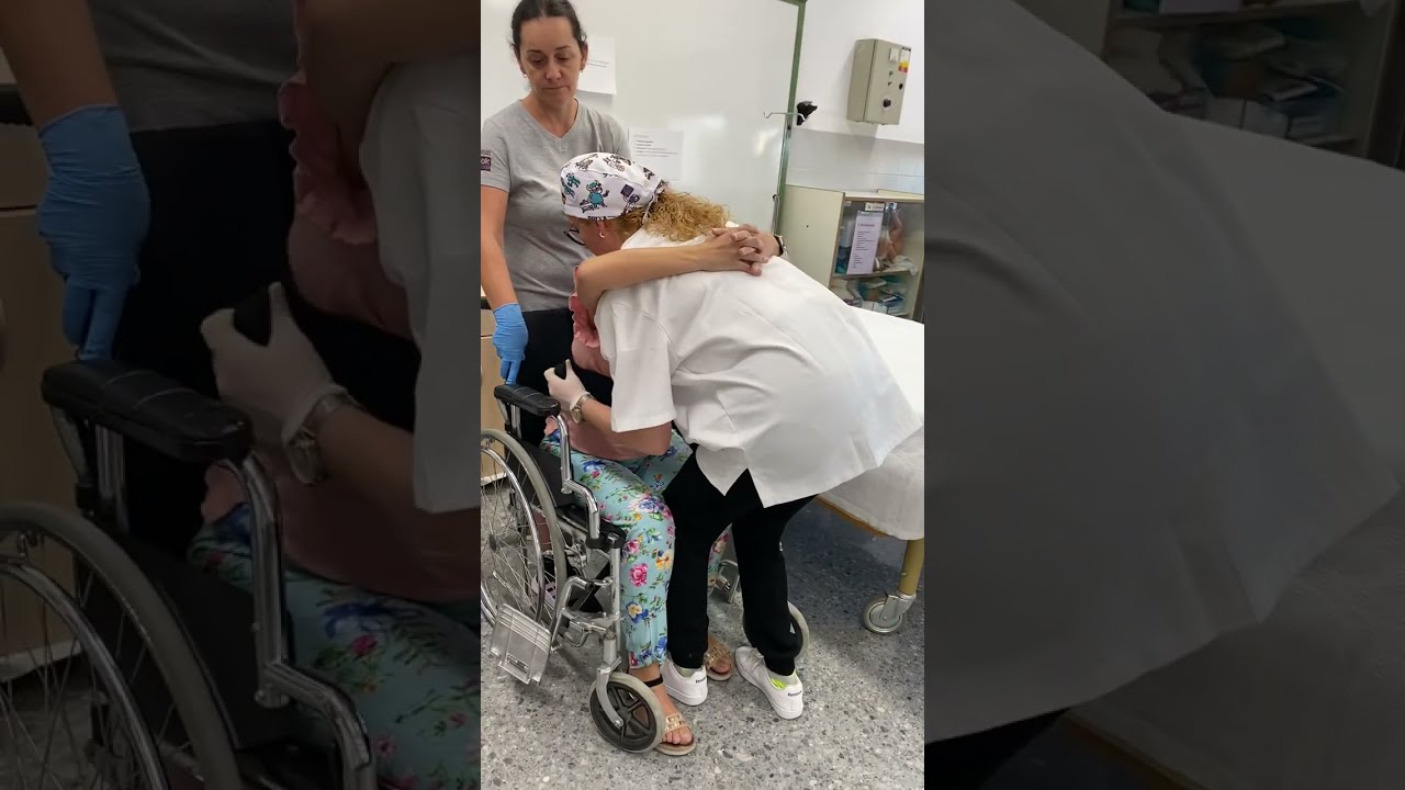 Levantar a un/a paciente de la silla con ayuda cinturón (Alumnado CIPFP Mislata)