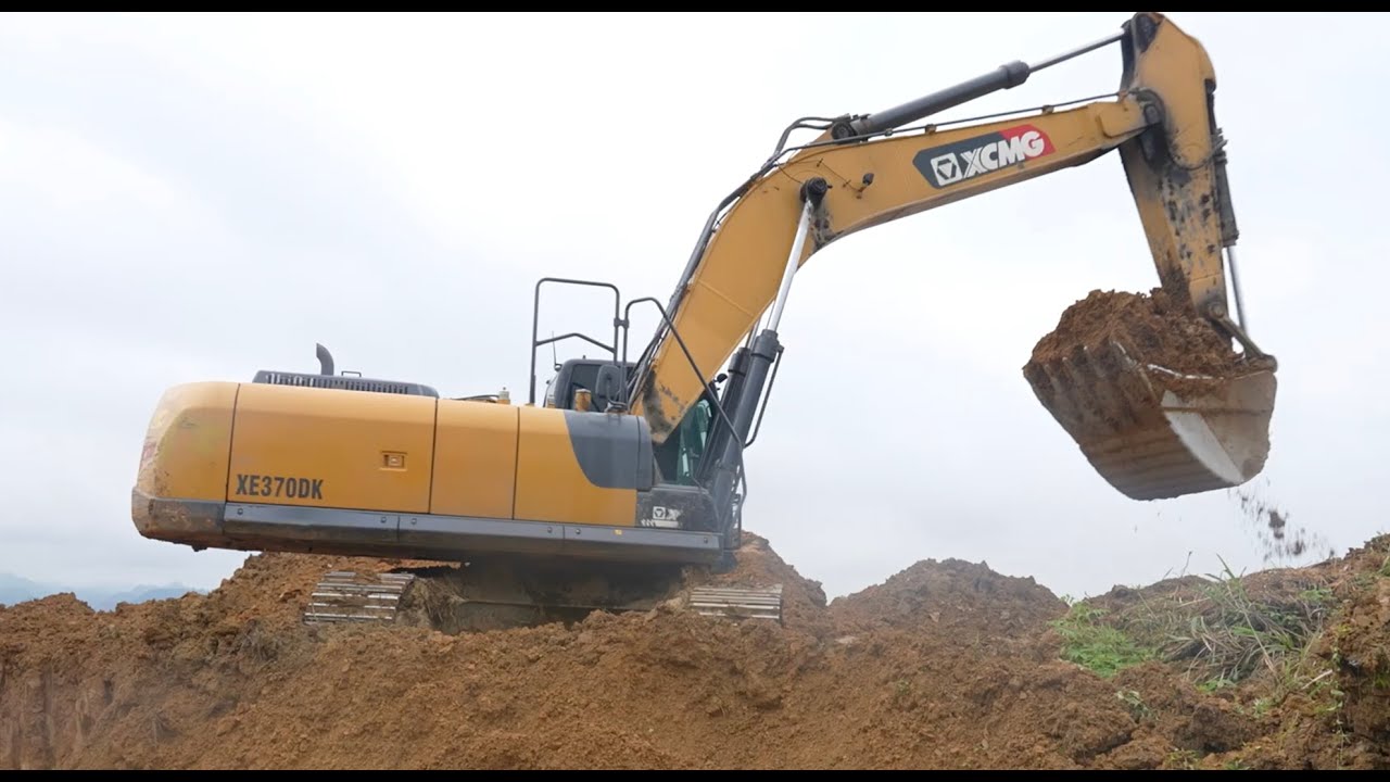 XCMG XE550D Excavator in Action: Mountain Road Construction Mastery! | Digger | Construction Sites