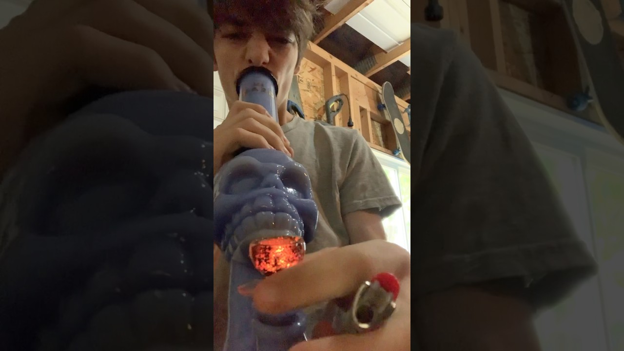 Full bowl off the skull bong🍃‼️