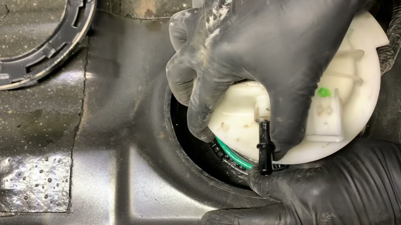 2013 Chrysler 200 fuel pum location | fuel gauge not working try this