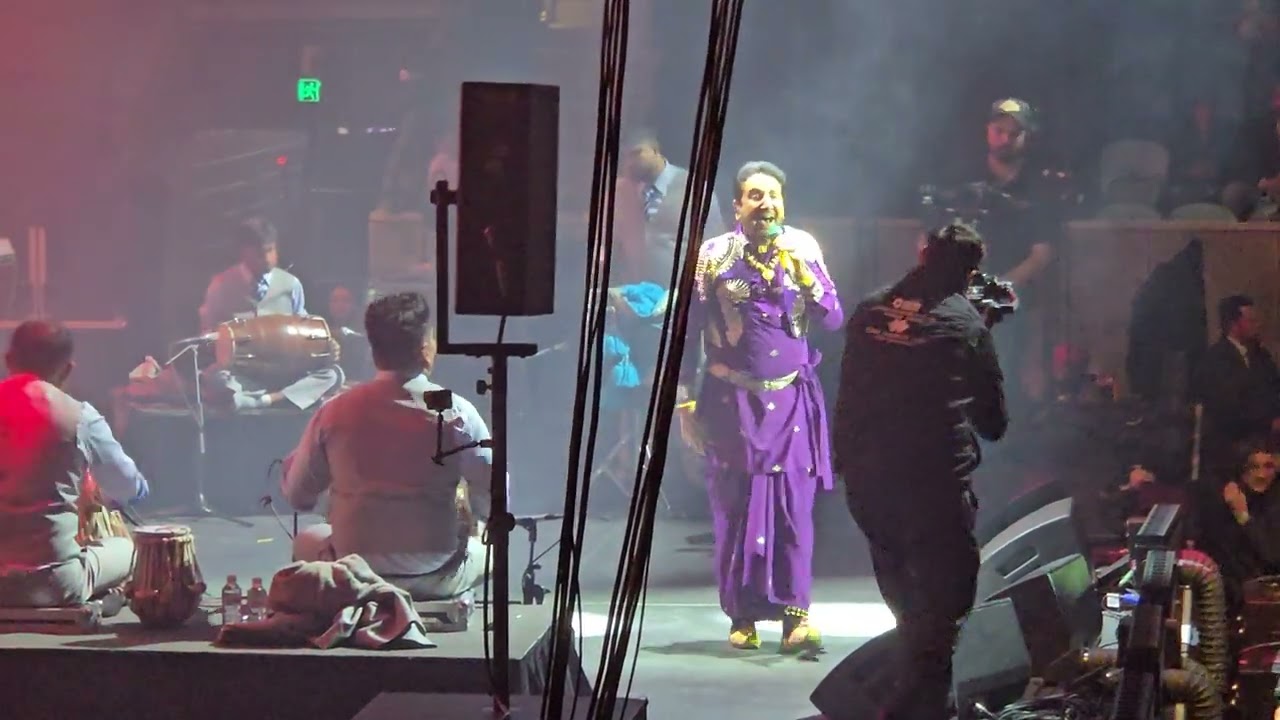 GURDAS MAAN LIVE MELBOURNE@PUNJABI_AA_GAYE_OYE_AU #viral 