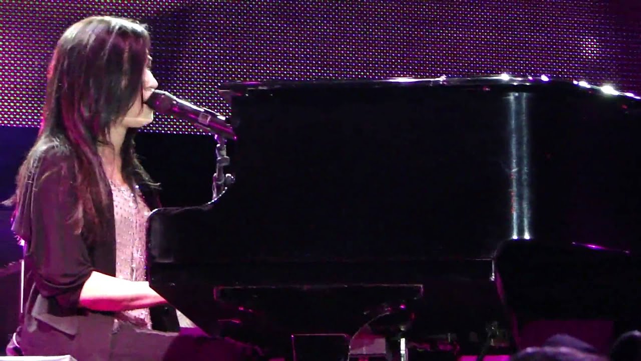 Demi Lovato - Natural Woman | Rio de Janeiro - Brazil (27-05-2010) [HD]