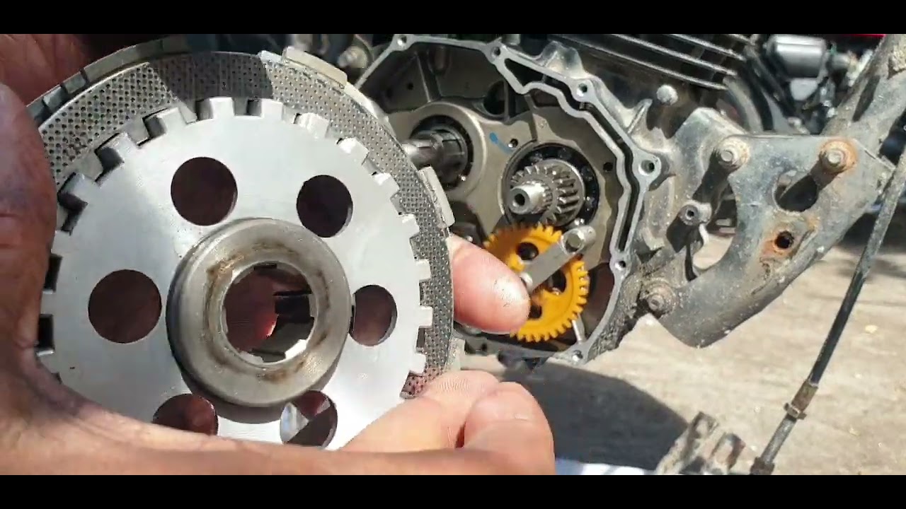 rusi 125 basic tutorial..palit clutch lining....