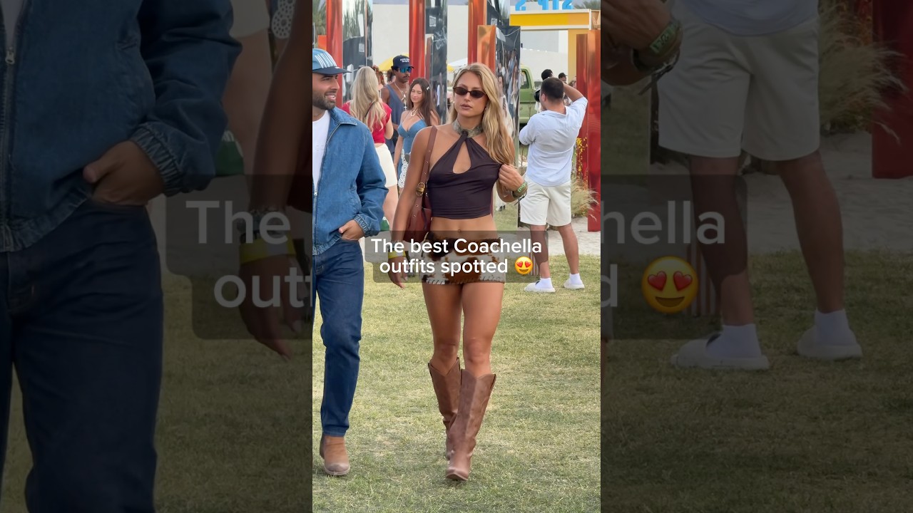 Who else is planning their Coachella outfit? 🙋‍♀️ #ootd
