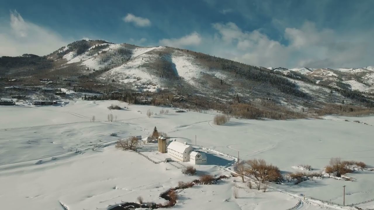 Yarrow Park City Hotel in Winter &ndash; Snowy Mountain Getaway