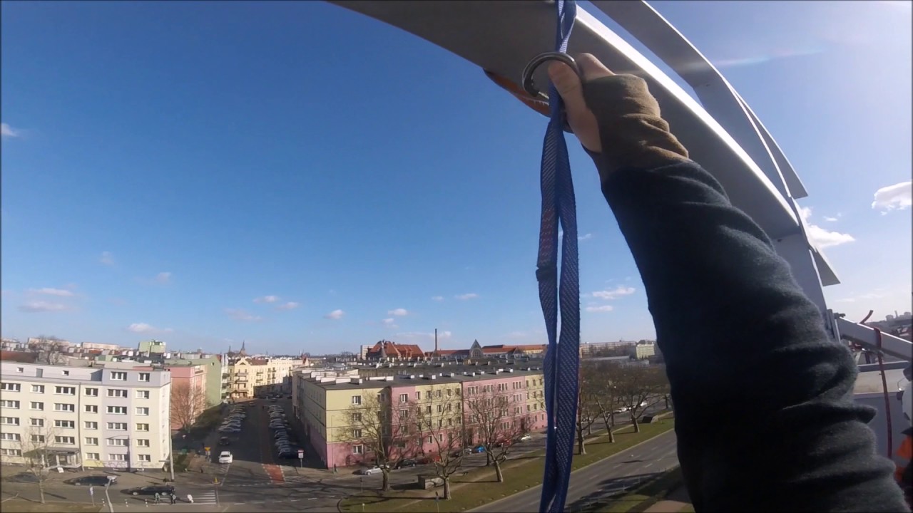 prace wysokościowe - usługi alpinistyczne - montaż reklamy - galeria Turzyn, Szczecin 2017