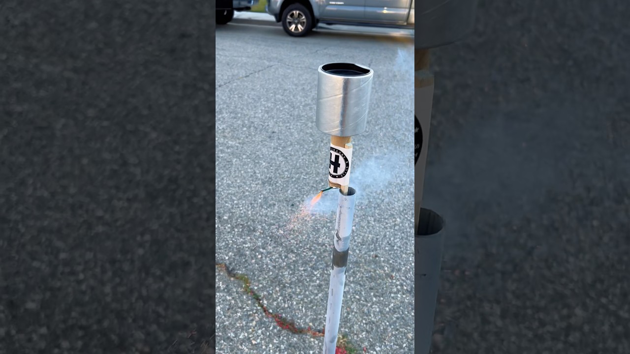 4&rdquo; SILVER TOP STROBE ROCKETS! #fireworks #strobe #pyro #usa #trend