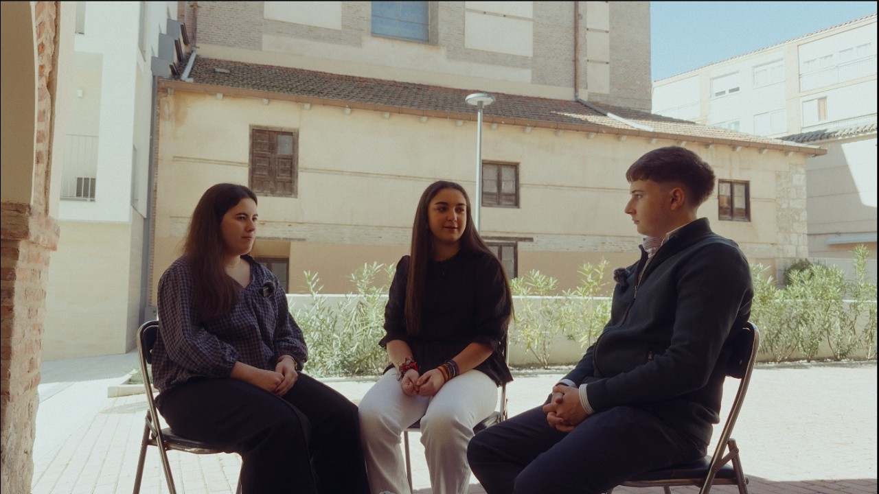 CONVERSACIONES COFRADES. Cofradía Penitencial de la Sagrada Pasión de Cristo.