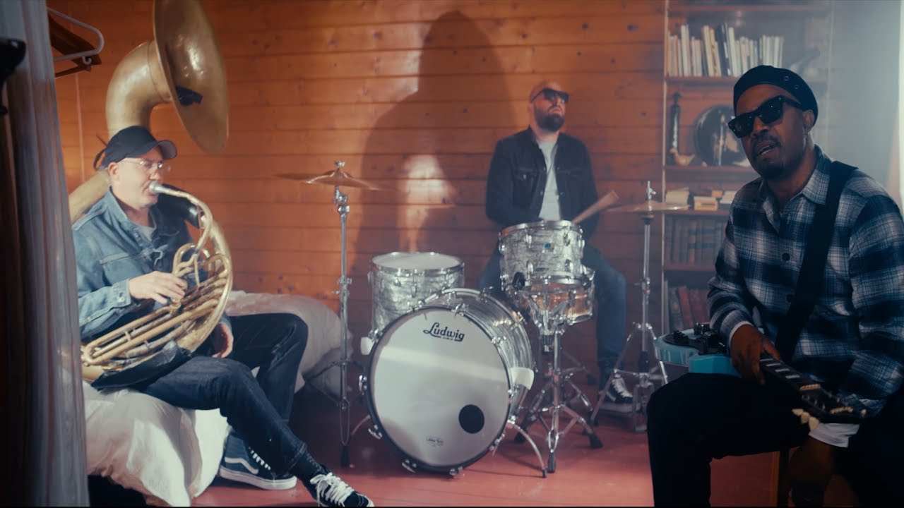 Delgres - Walking Alone (Official Music Video)