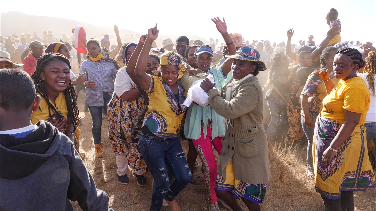 Dancing with the ancestors - the famadihana of Ramilison Besigara