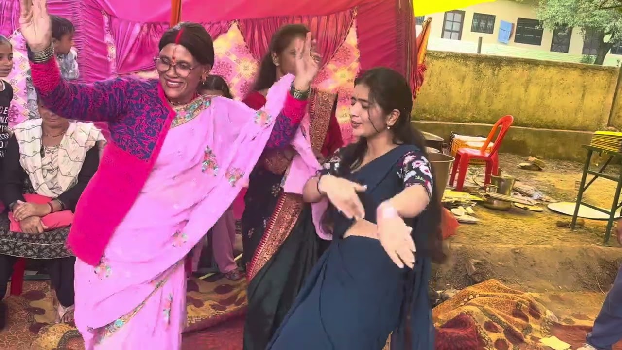 Masti with Ma’am 🥳पहाड़ी डांस 😄||Priyanka Joshi🌸