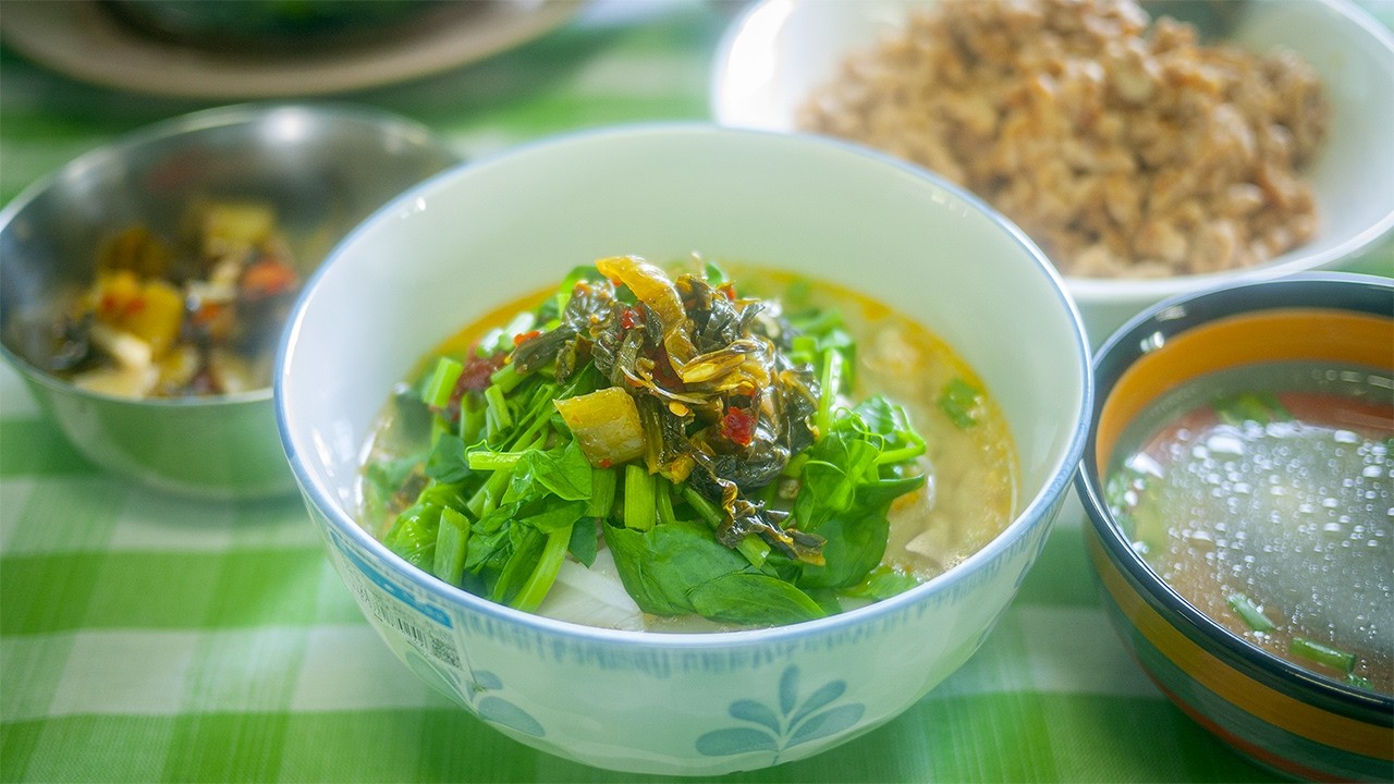 မိုးကုတ်ဆန်စီး Mogok Sticky Noodles