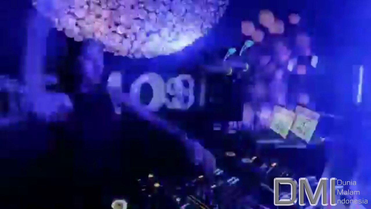DJ Sofia Sovia On The Table Dunia Malam Indonesia