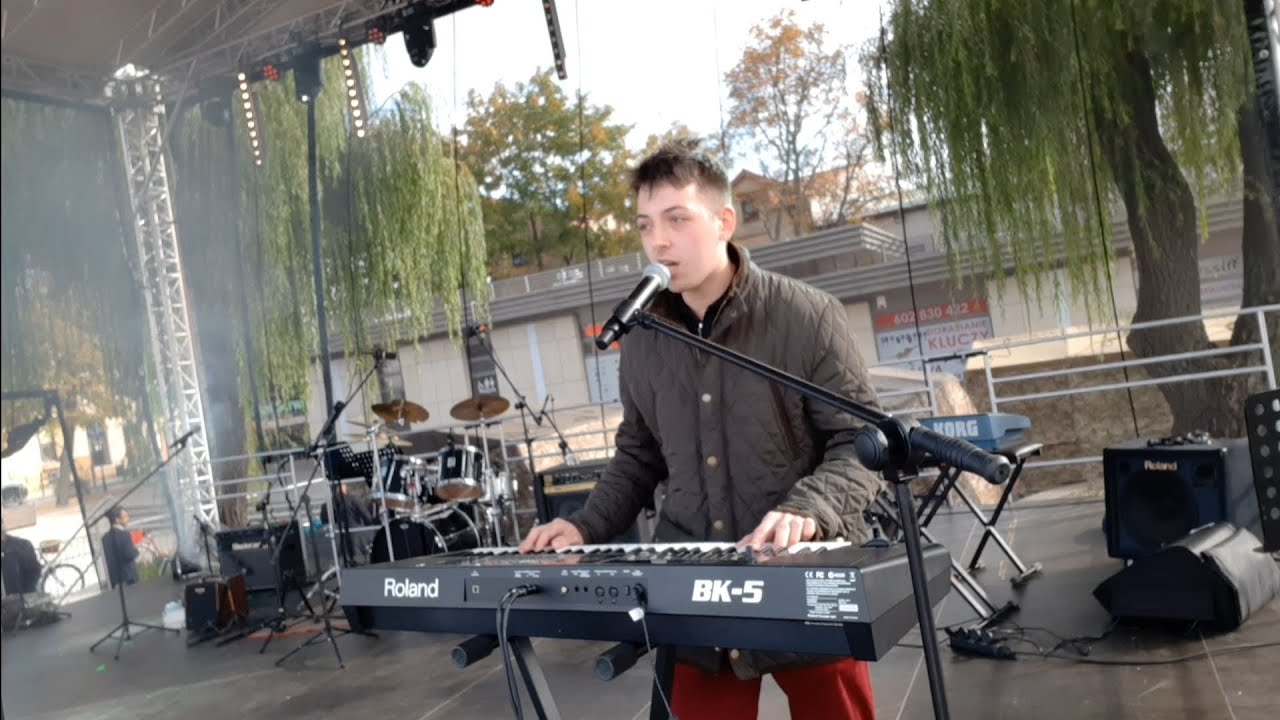 DisKoliber  &ndash; Gdzie jest dziewczyna  ta...  ( Festiwal Jabłka Koncert Gr&oacute;jec  1-10-2022)