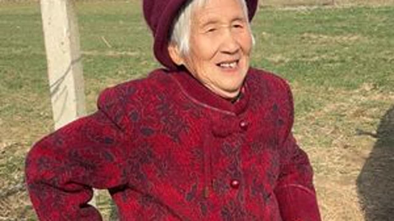 过年，走亲戚喽！今天表弟家儿子过满月，亲戚朋友可算聚齐了