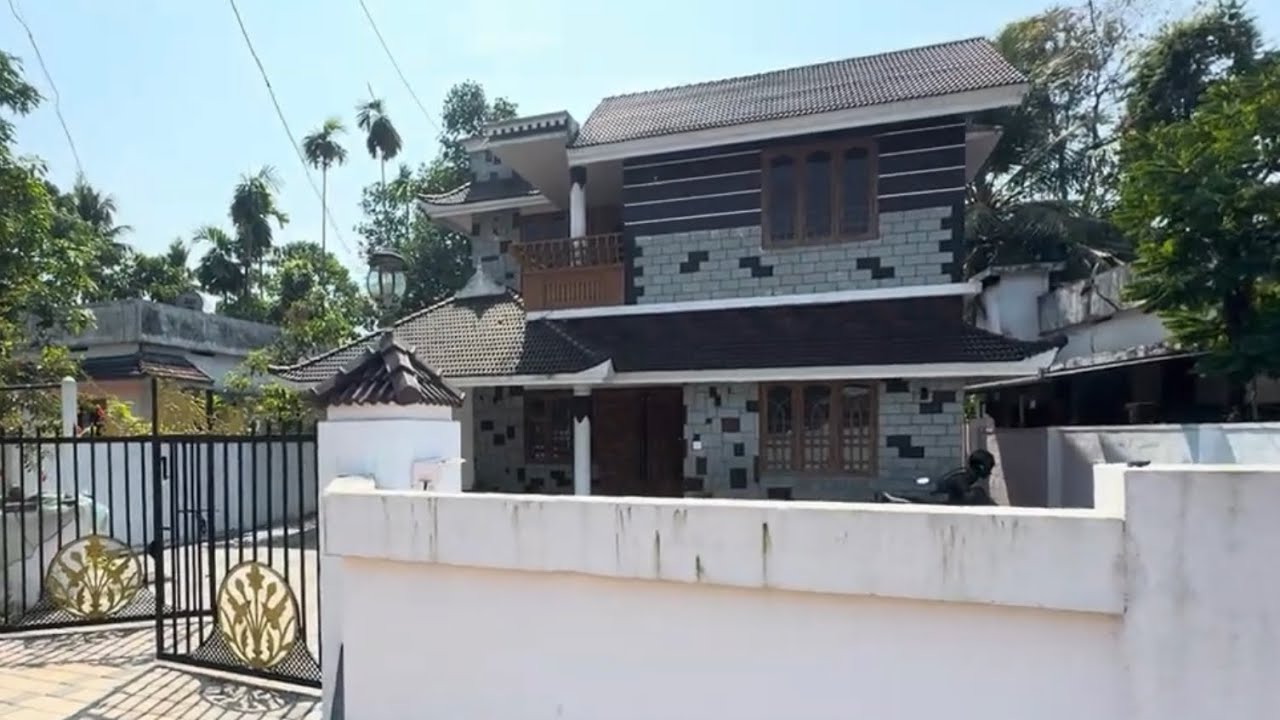 Used House for Sale in Angamaly, Ernakulam | 8.5 Cent, 2500 Sqft, 4 BHK | Very Urgent Sale