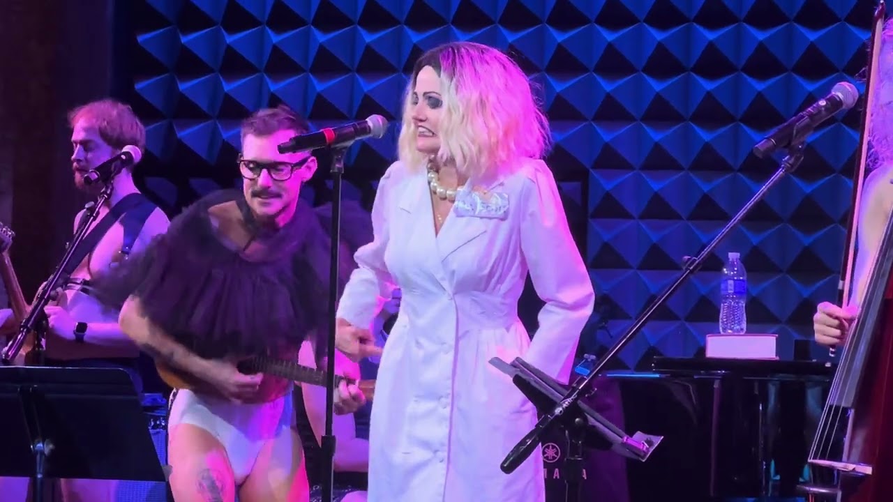 The Skivvies and Alison Fraser - Eddie’s Teddy Bear